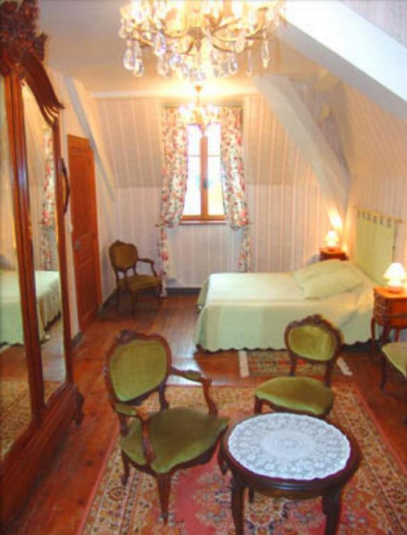 Chateau De La Court D'Aron Saint-Cyr-en-Talmondais Номер фото