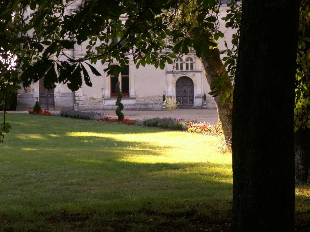 Chateau De La Court D'Aron Saint-Cyr-en-Talmondais Экстерьер фото